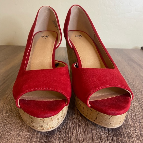 NWOT H&M Red Peep Toe Wedges Size 7 - Picture 3 of 11